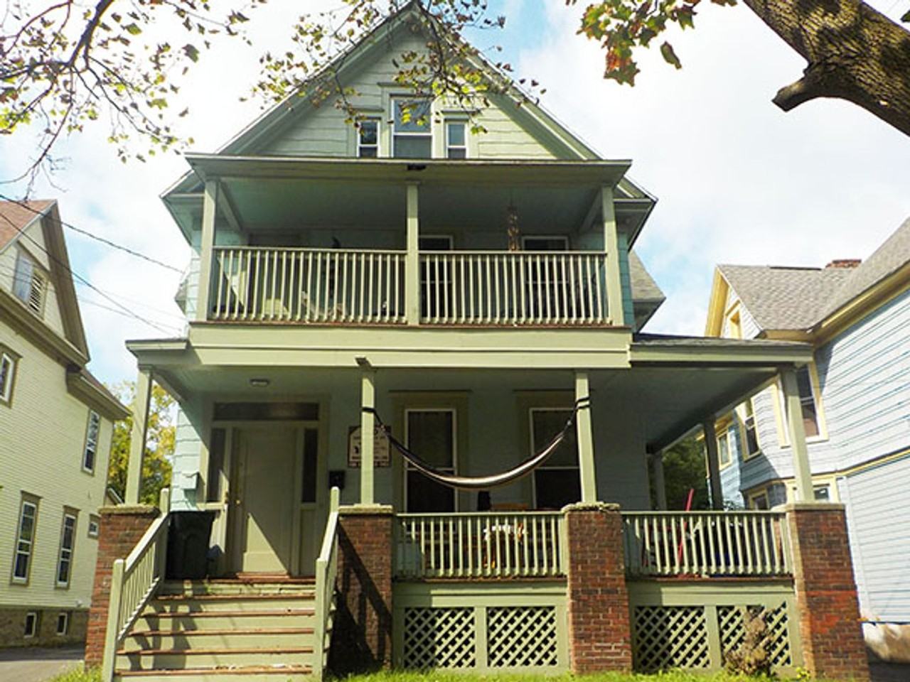 450 Westcott St - Photo 2 of 17