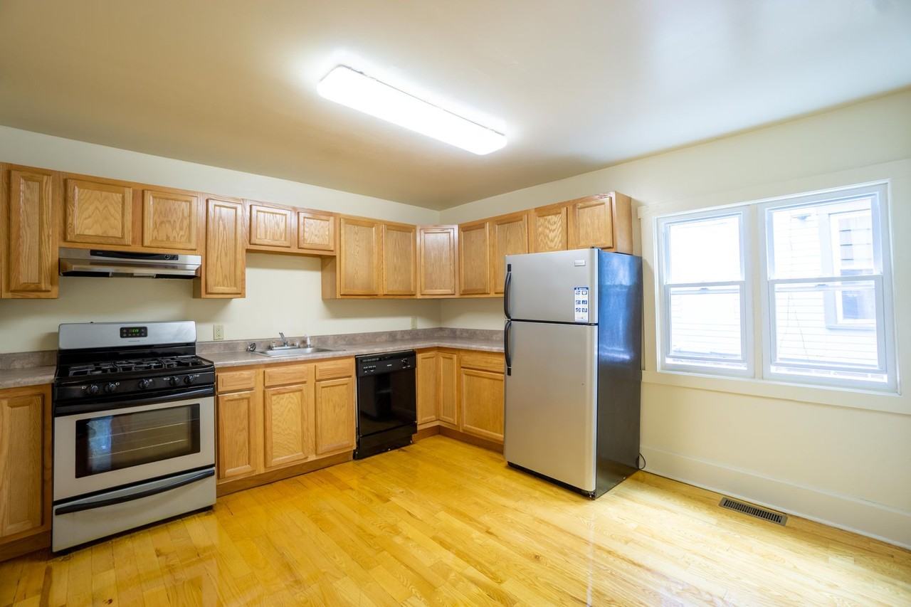 509 Columbus Ave - Photo 2 of 11
