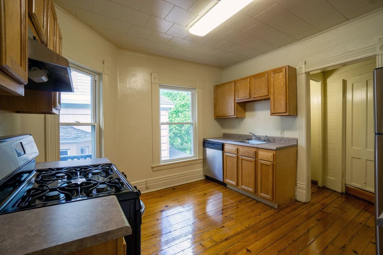 513 Columbus Ave - Photo 2 of 12