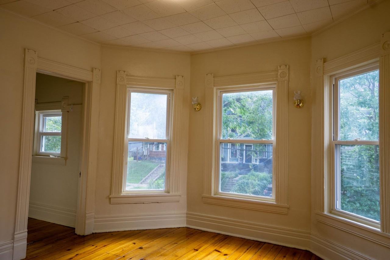 513 Columbus Ave - Photo 5 of 12