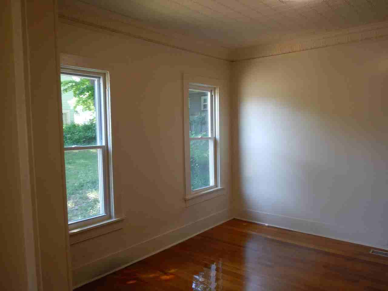 558 Columbus Ave - Photo 7 of 21