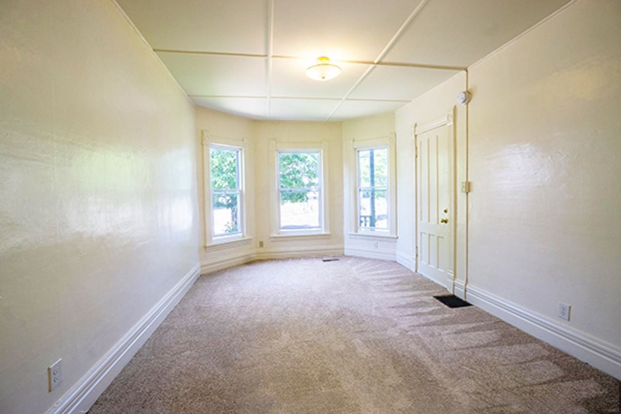 713 South Beech Street - Photo 4 of 13