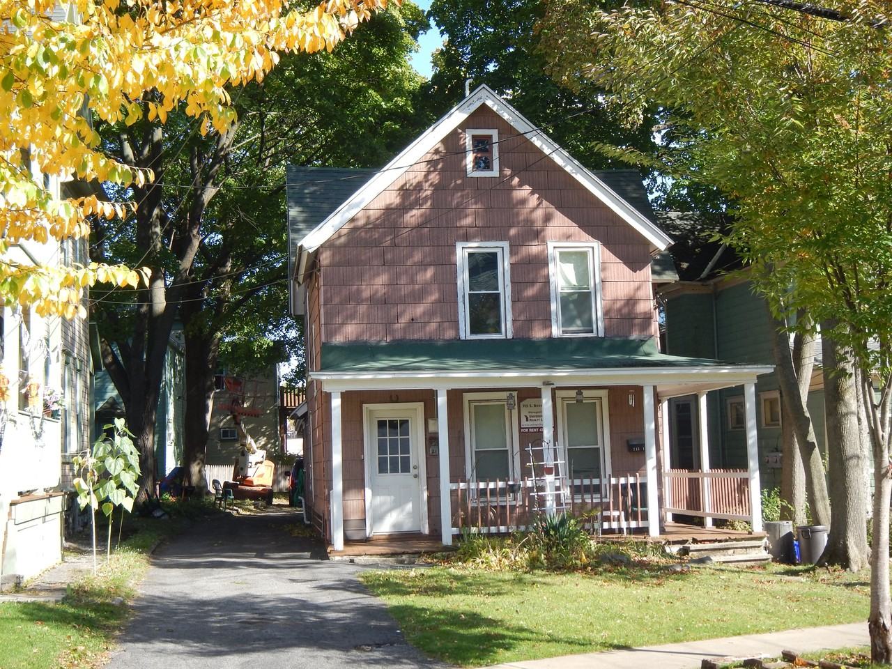 715 S Beech St - Photo 2 of 22