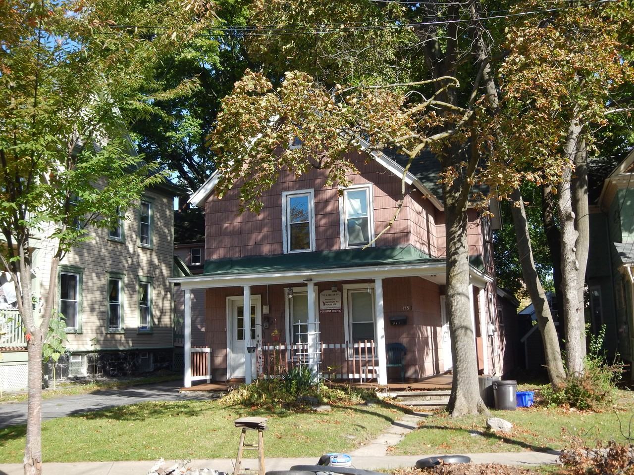 715 S Beech St - Photo 3 of 22