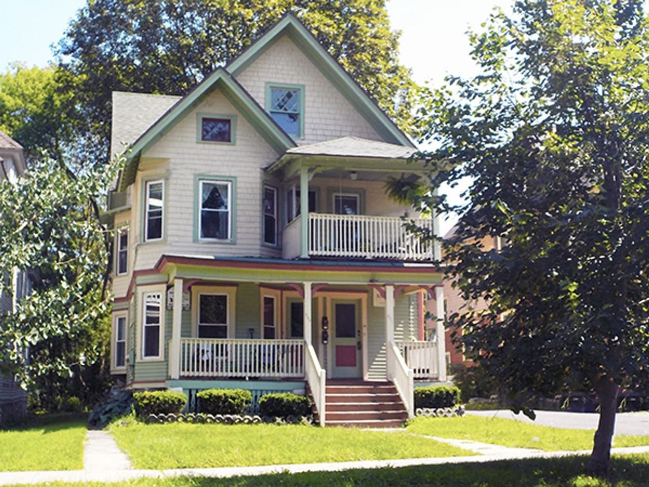 831 Westcott St - Photo 2 of 24