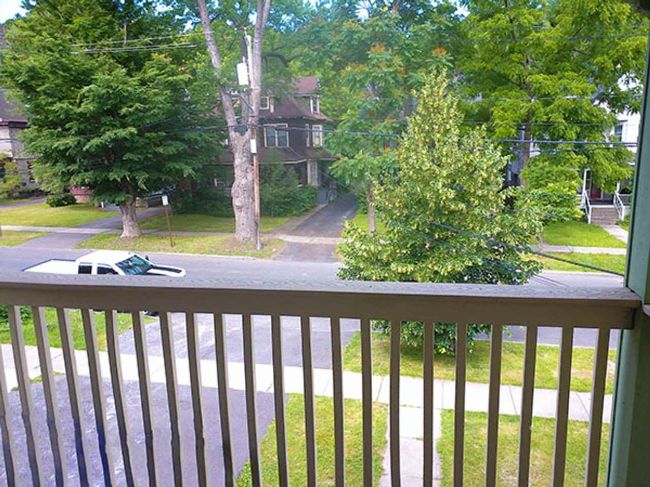 831 Westcott St - Photo 5 of 24
