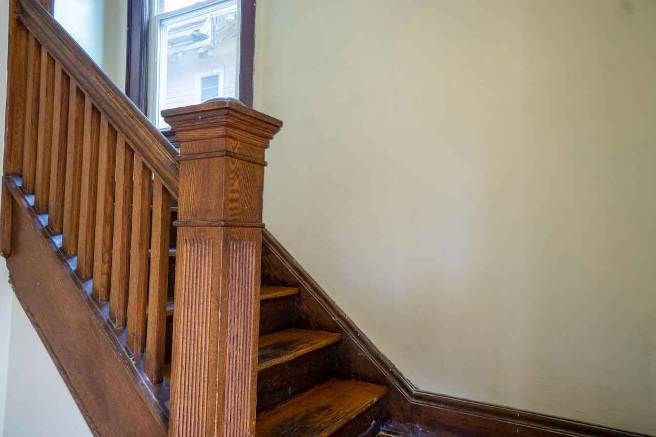 831 Westcott St - Photo 6 of 24