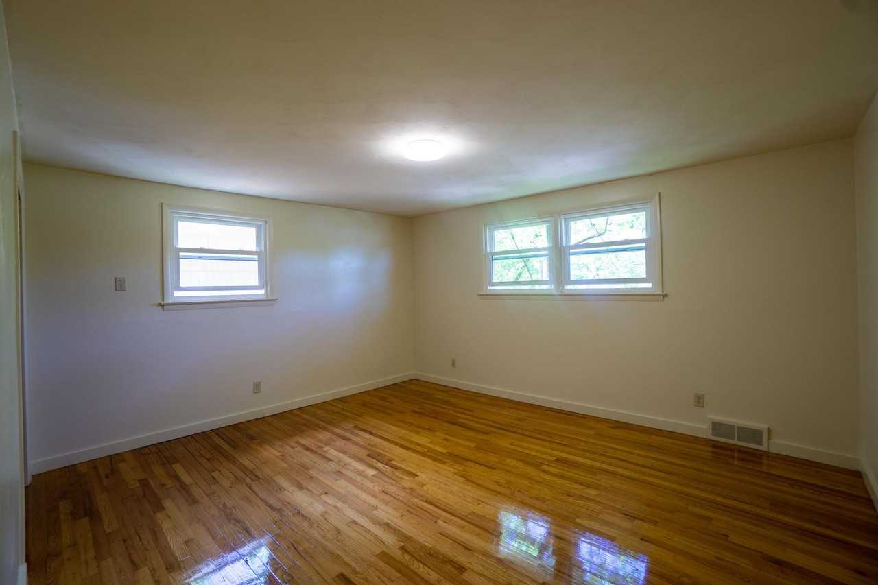 133 Houston Ave - Photo 7 of 9