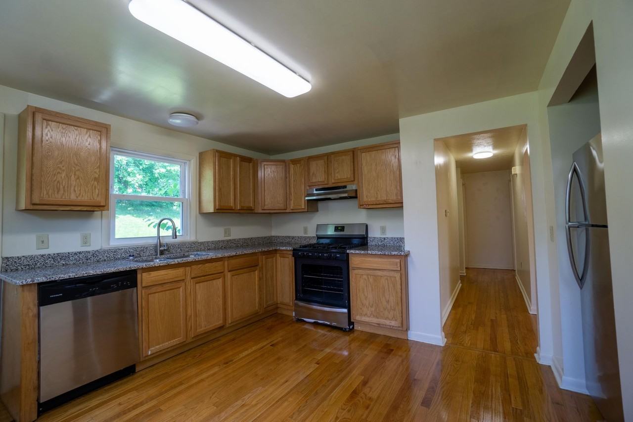 1274 Westcott Street - Photo 3 of 29