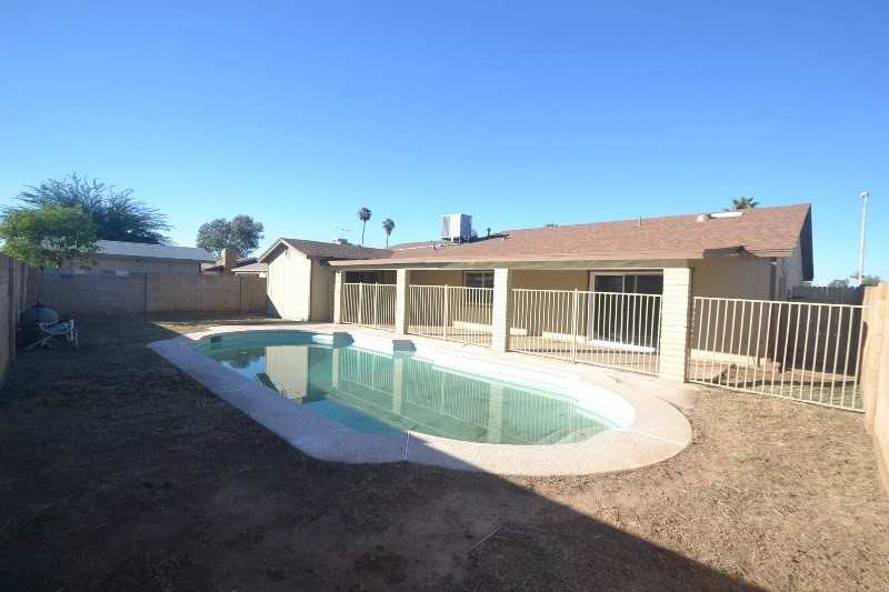 8631 W Amelia Ave - Photo 3 of 19