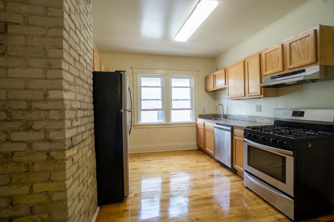 833 Sumner Ave - Photo 4 of 16