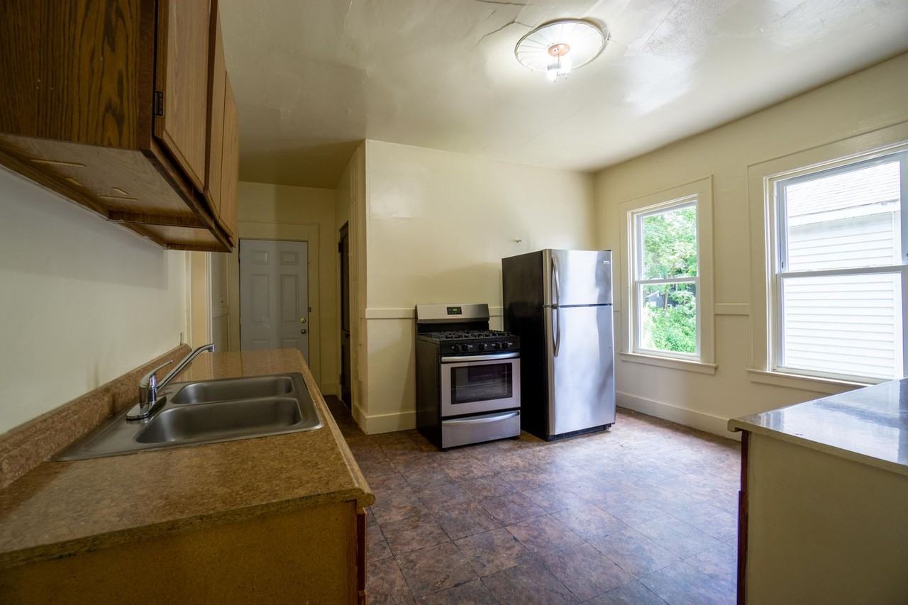 716 Euclid Ave - Photo 5 of 15