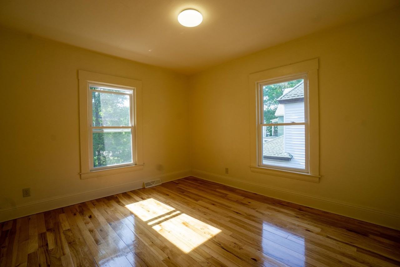 720 Livingston Ave #B - Photo 7 of 21