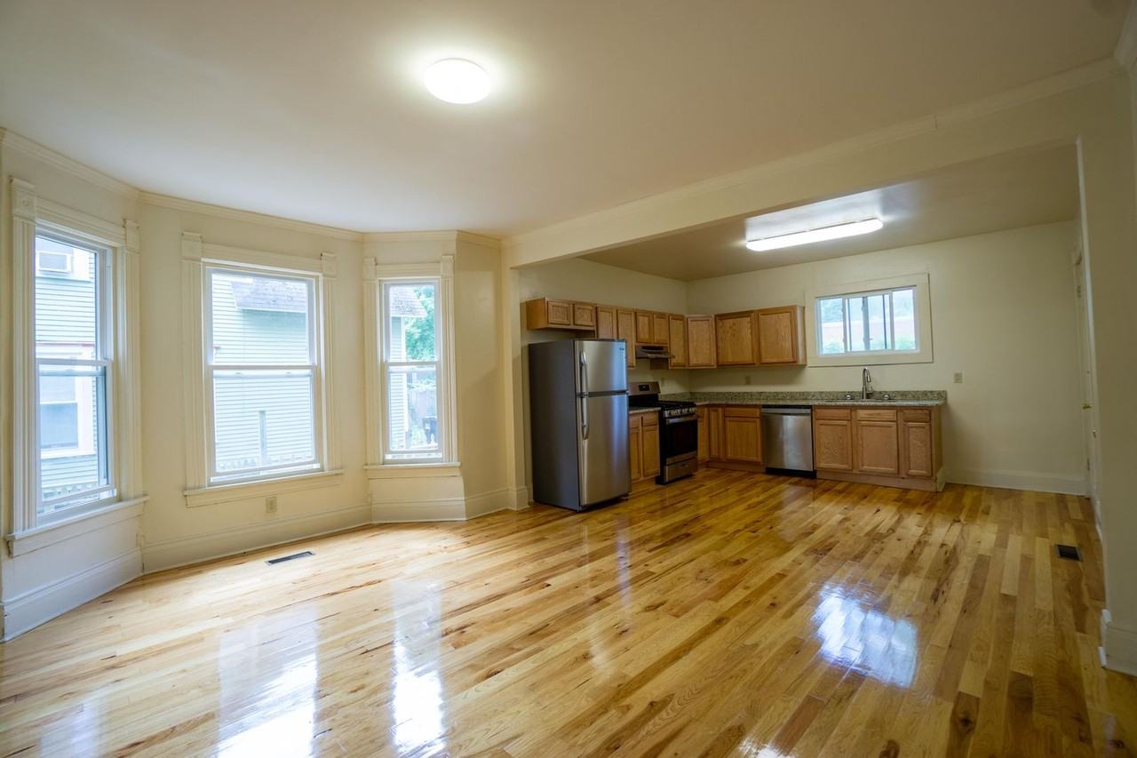 546 Columbus Ave - Photo 3 of 16