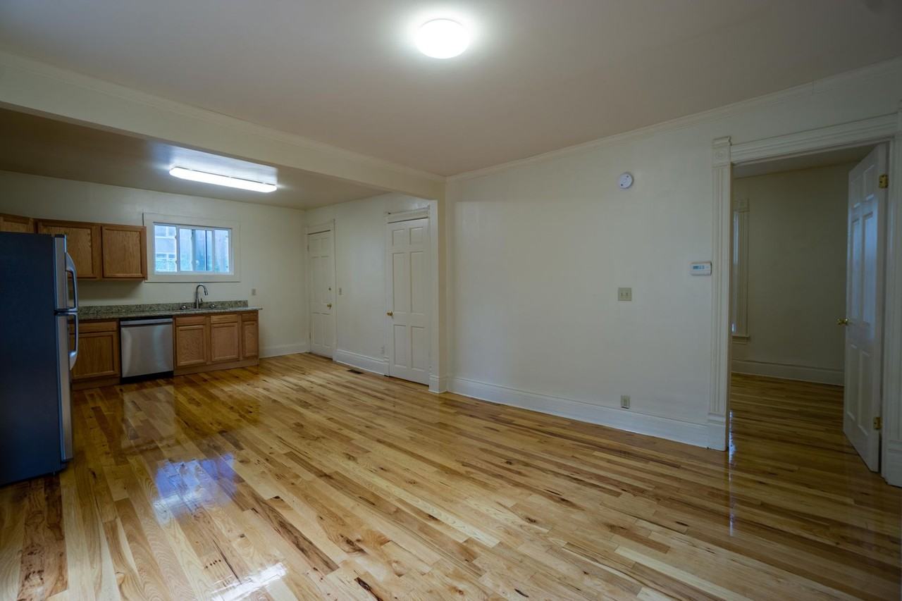 546 Columbus Ave - Photo 4 of 16