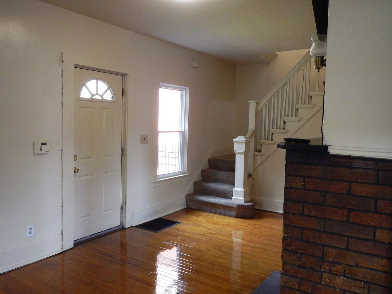 120 Dell St - Photo 4 of 31