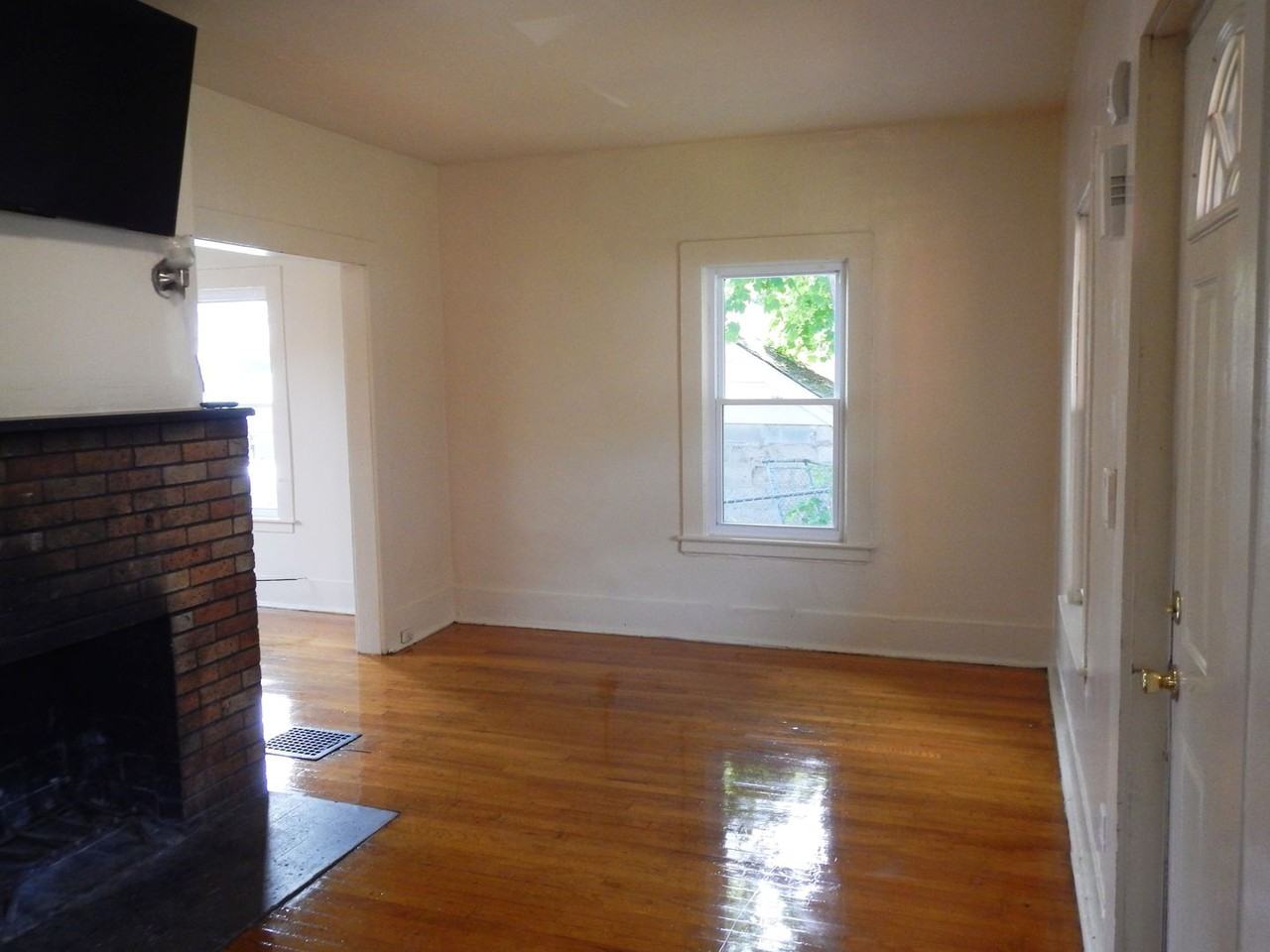 120 Dell St - Photo 6 of 31
