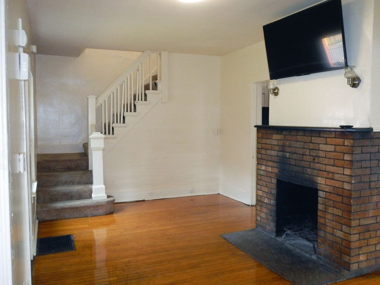 120 Dell St - Photo 3 of 31