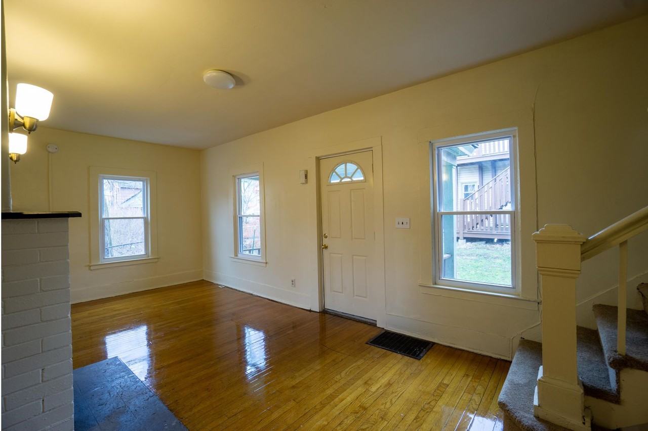 120 Dell St - Photo 2 of 31