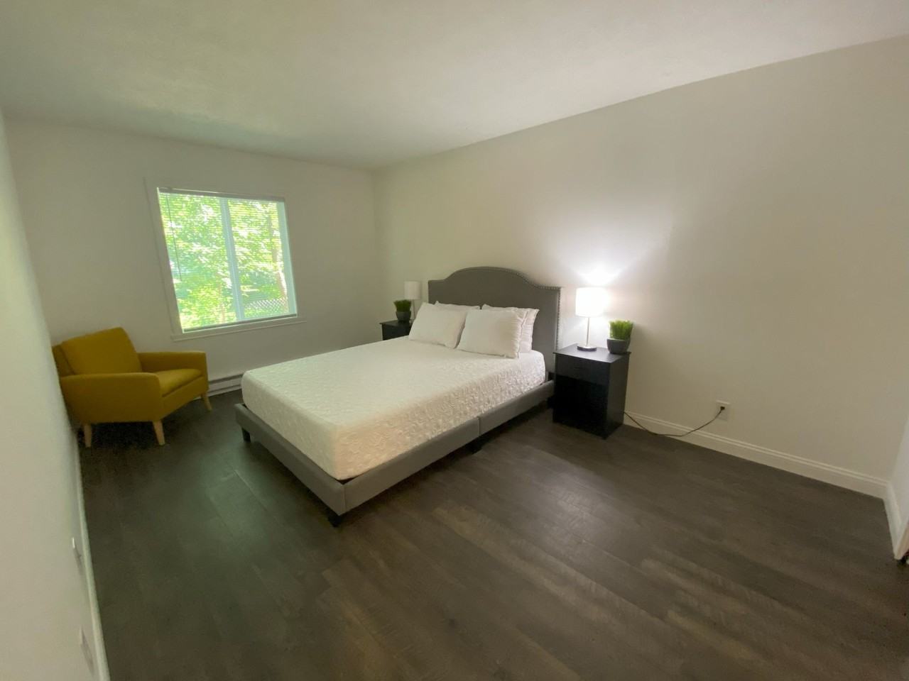 24 Flats - Photo 7 of 11