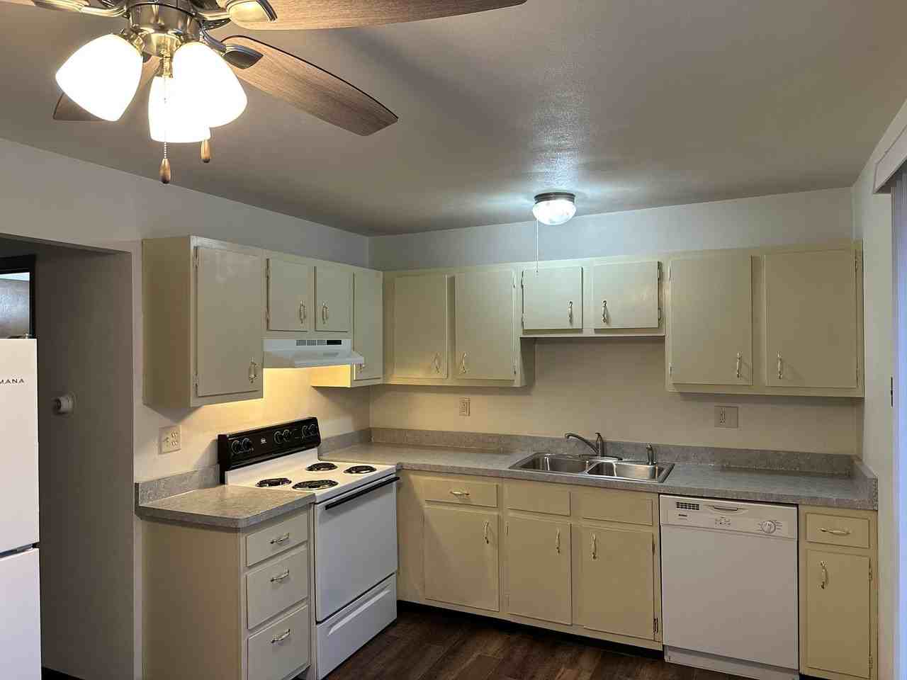 4471 CARTHAGE DR - Photo 2 of 35