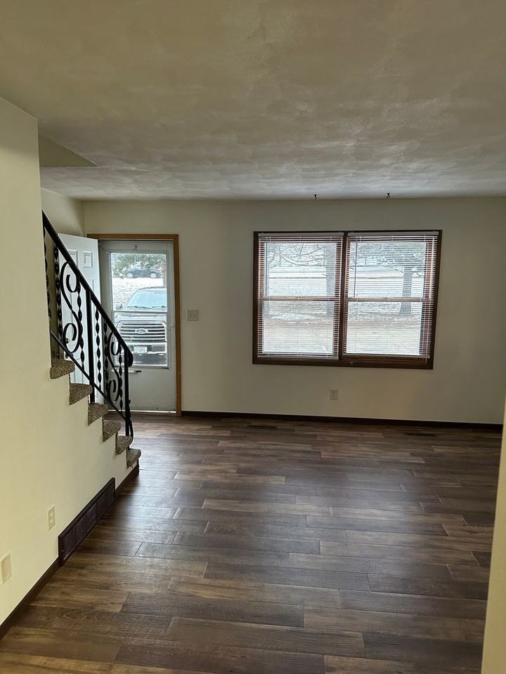 4471 CARTHAGE DR - Photo 3 of 35