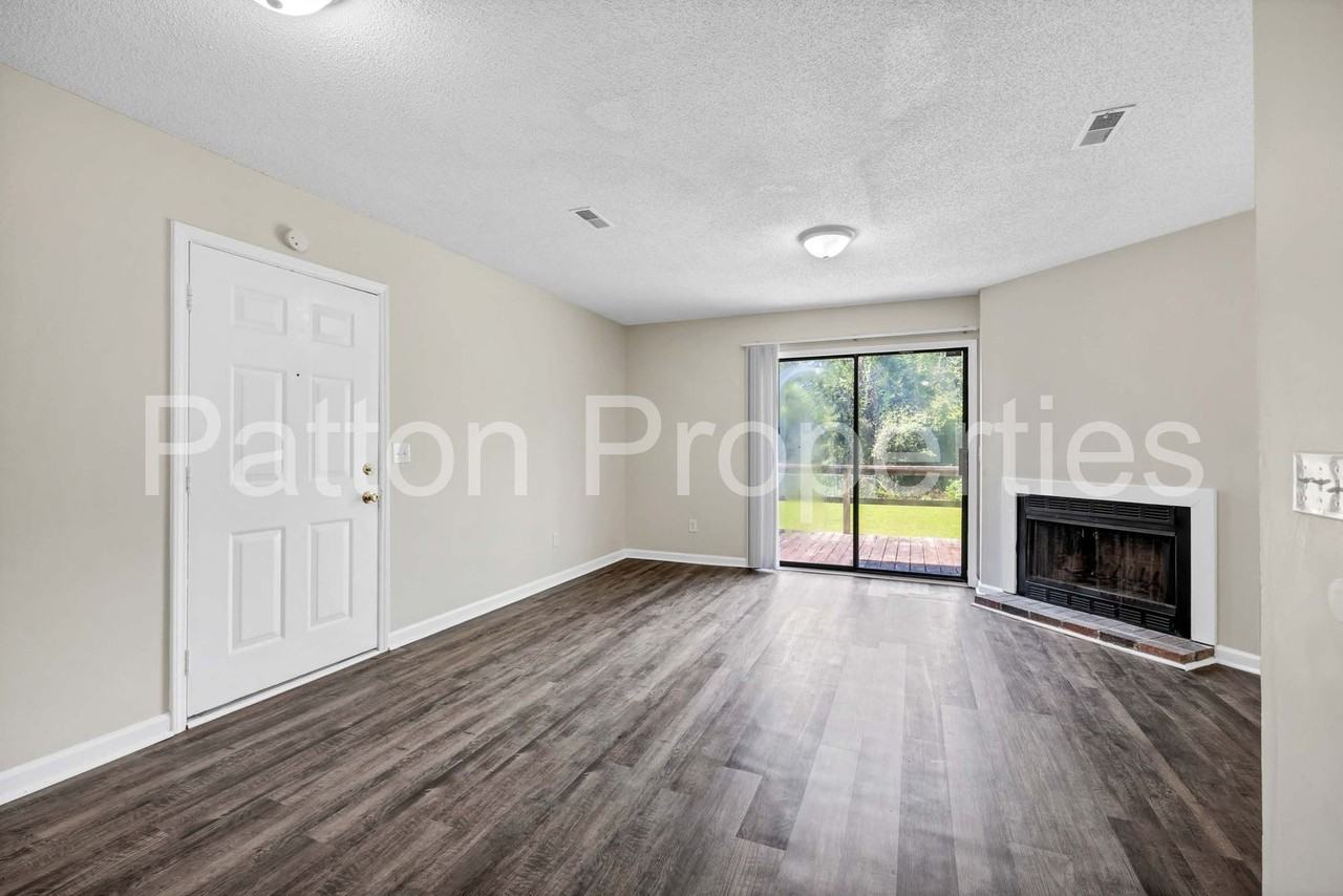 1752 Springwoods Lake Drive - Photo 2 of 17