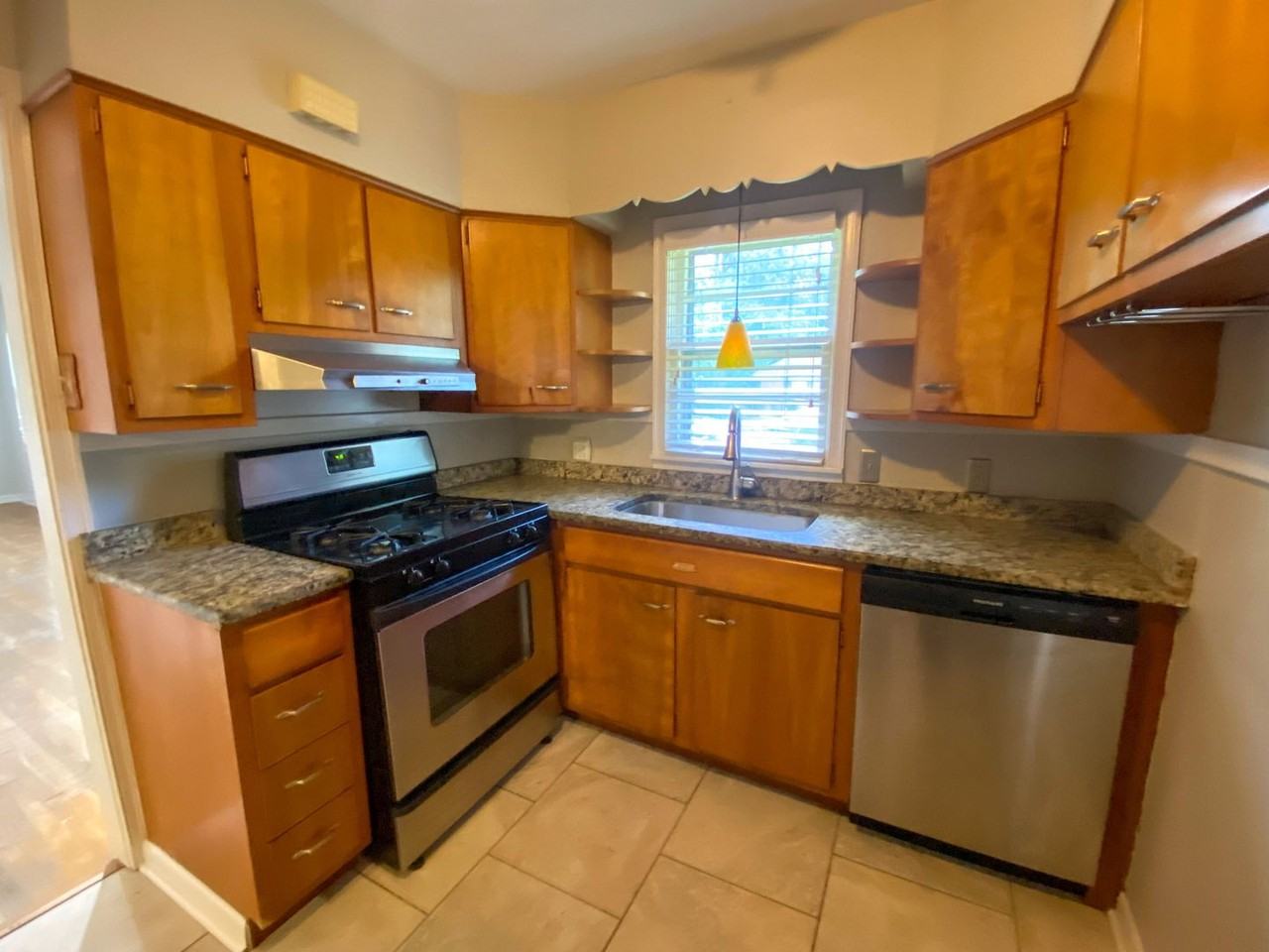 4847 Marion Ave - Photo 7 of 17