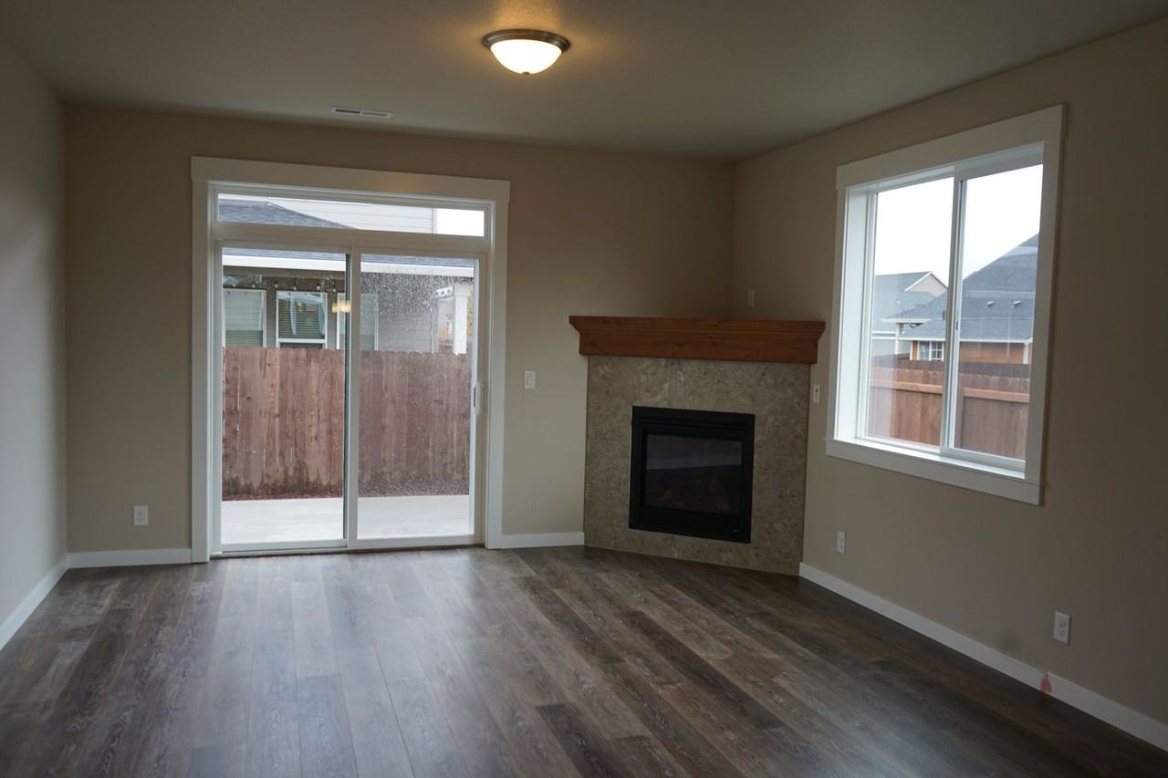 1717 Nw 18th St - Photo 3 of 14