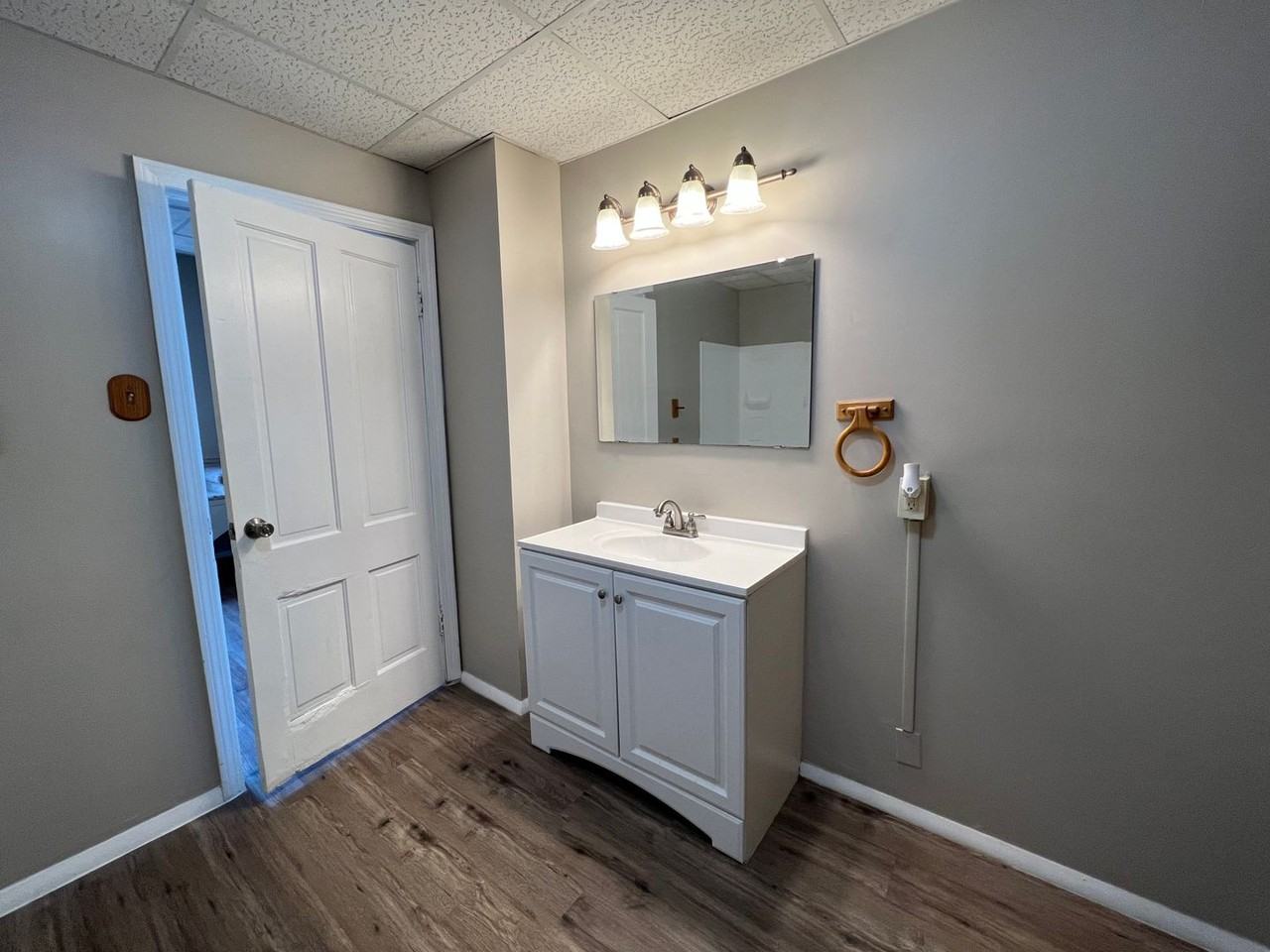 1519 Chestnut St - Photo 4 of 13