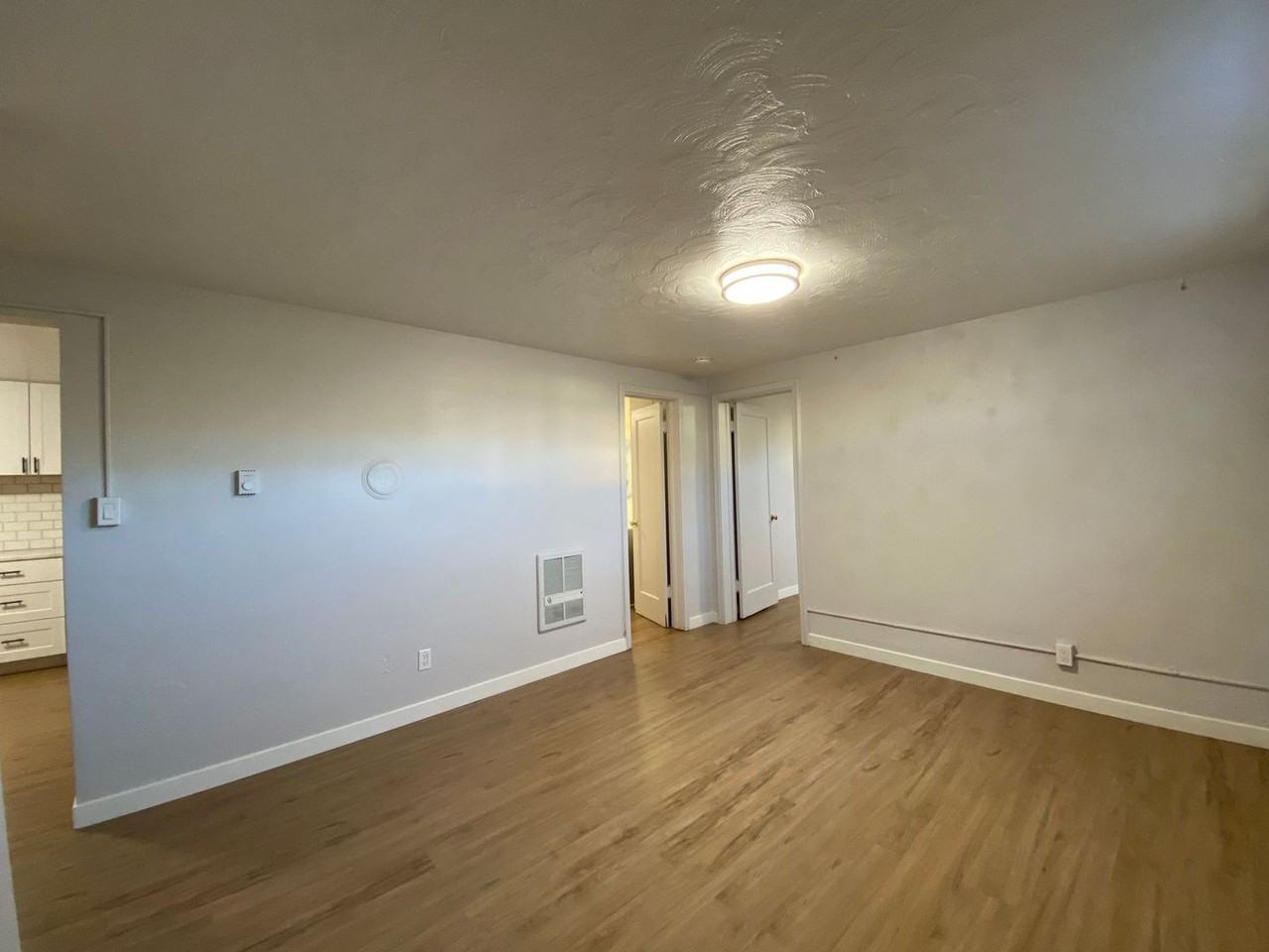 725 S 16th Ave #B - Photo 5 of 17