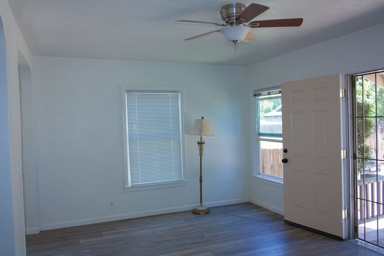 231 W Birch Ave - Photo 2 of 12