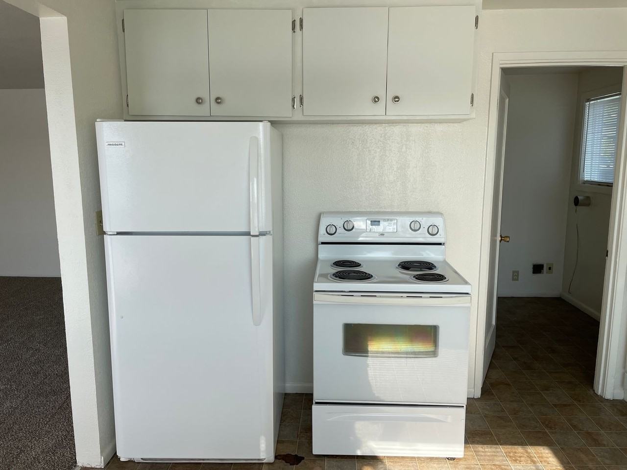 1041 W Lakeside Dr - Photo 7 of 13