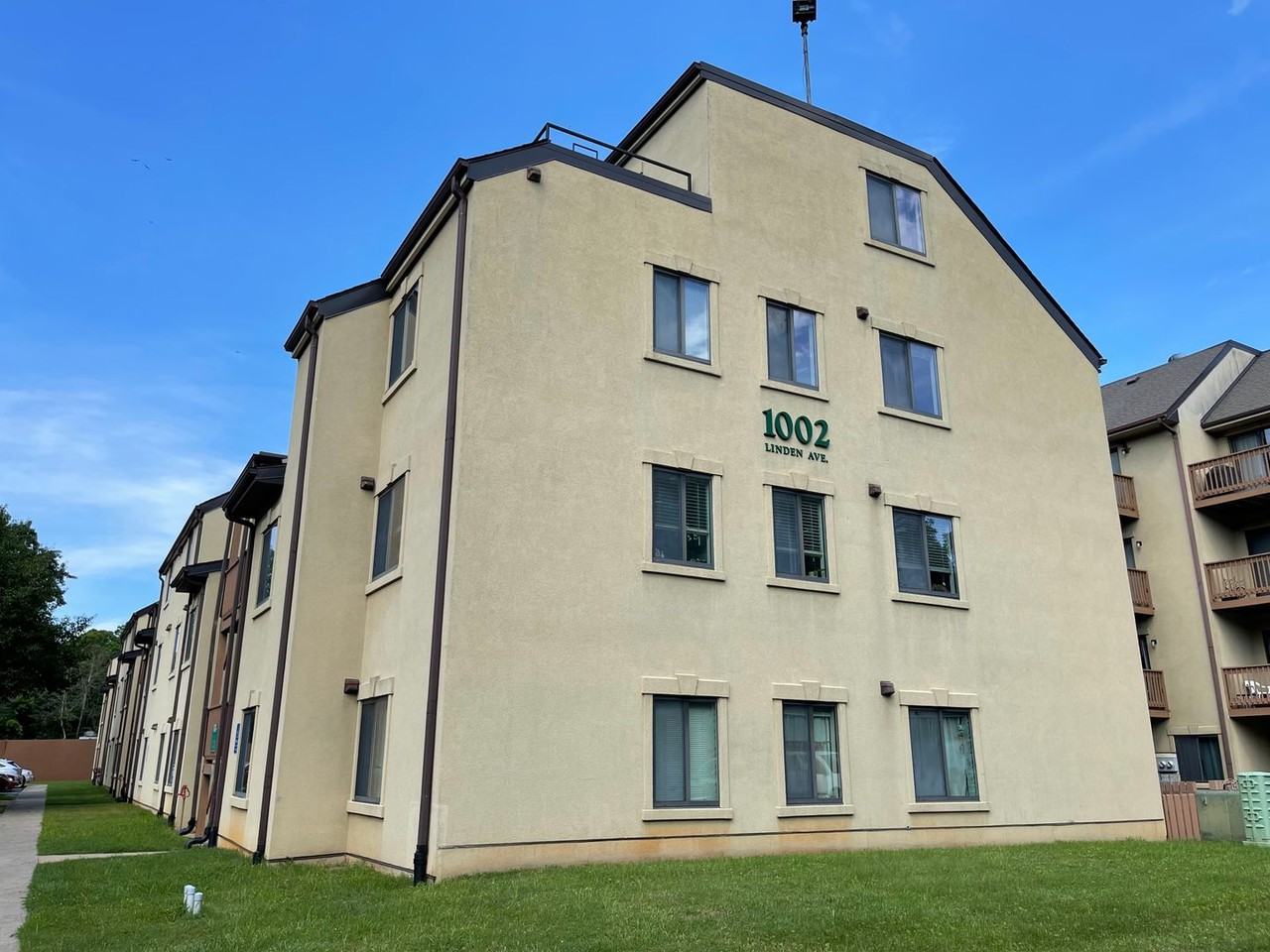 1002 Linden Ave