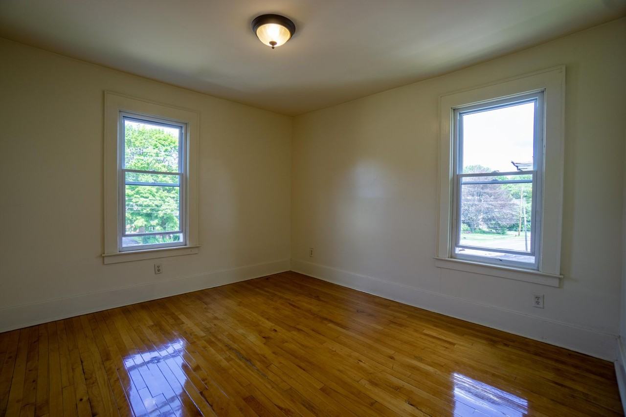 2424 E Genesee St - Photo 3 of 15
