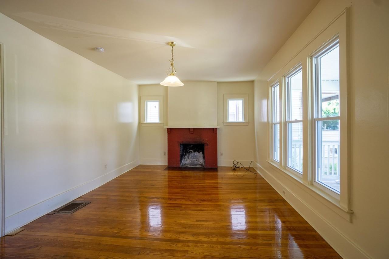 2424 E Genesee St - Photo 4 of 15