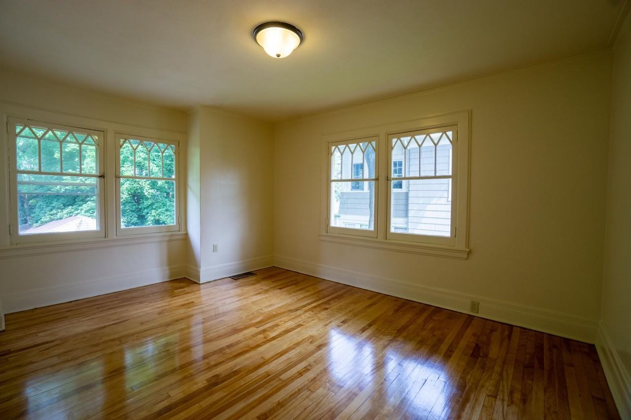 464 Allen St - Photo 5 of 41