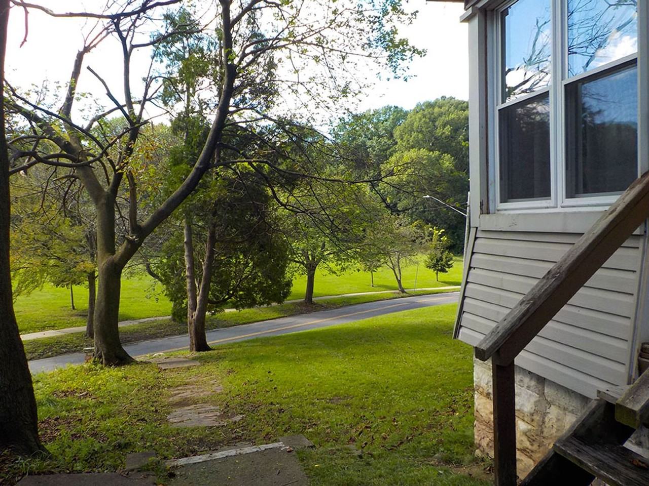 507 S Beech St - Photo 2 of 19