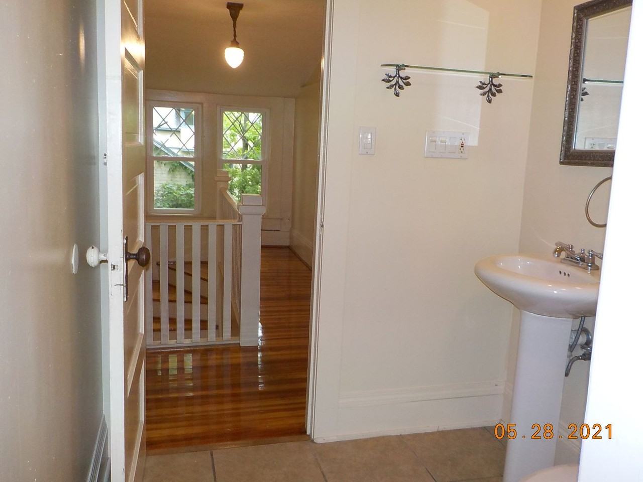 721 Allen St - Photo 5 of 42
