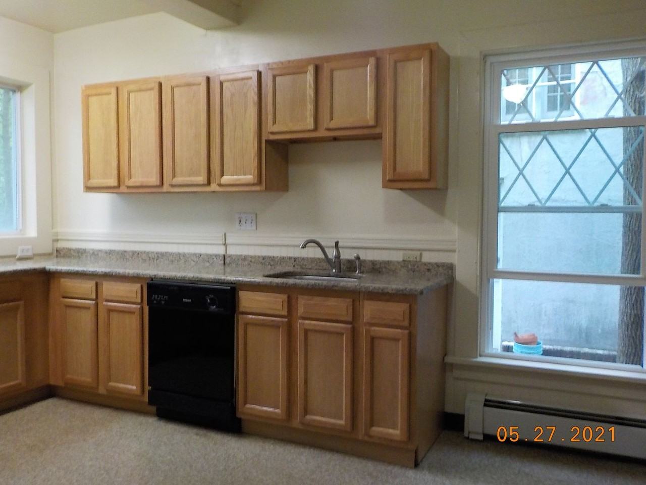 721 Allen St - Photo 7 of 42