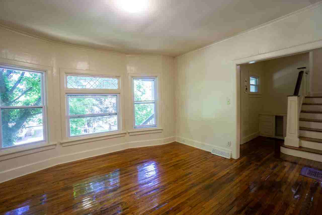 859 Lancaster Ave - Photo 6 of 19