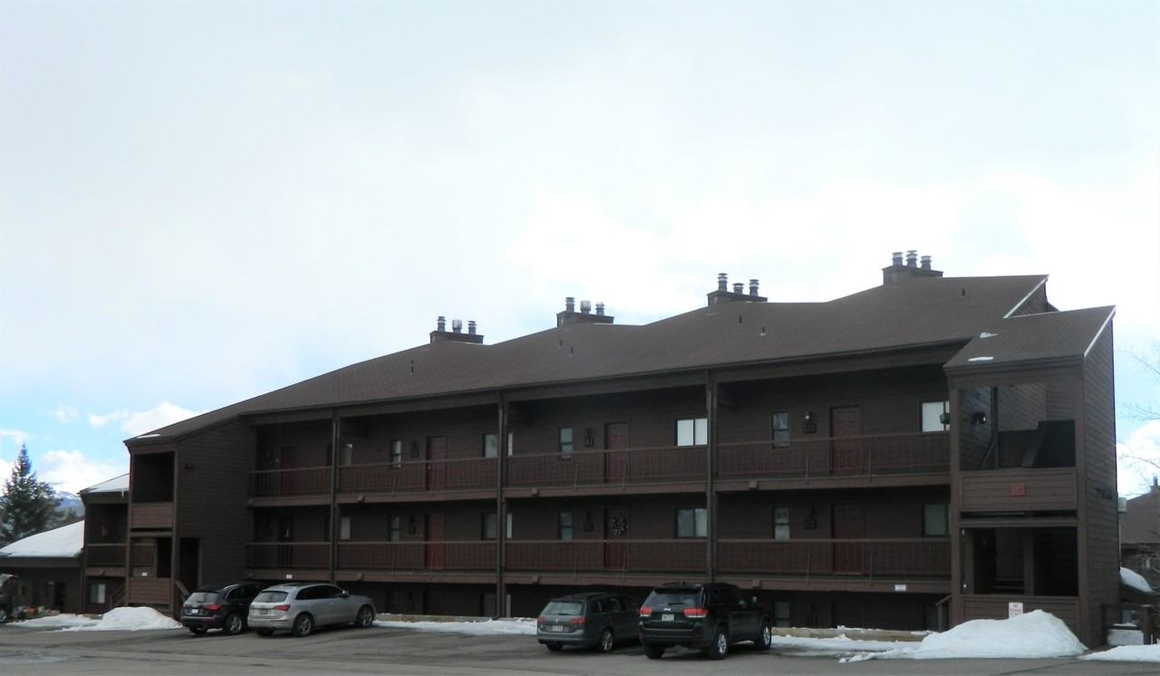 402 Snowscape 402 - Photo 2 of 28