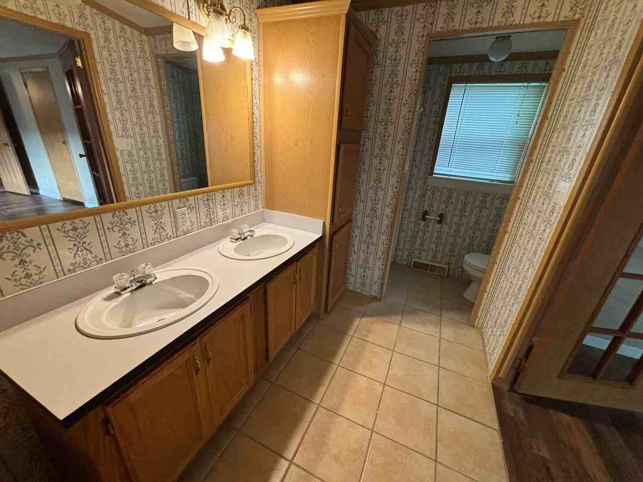 25 Blue Water Dr - Photo 3 of 13