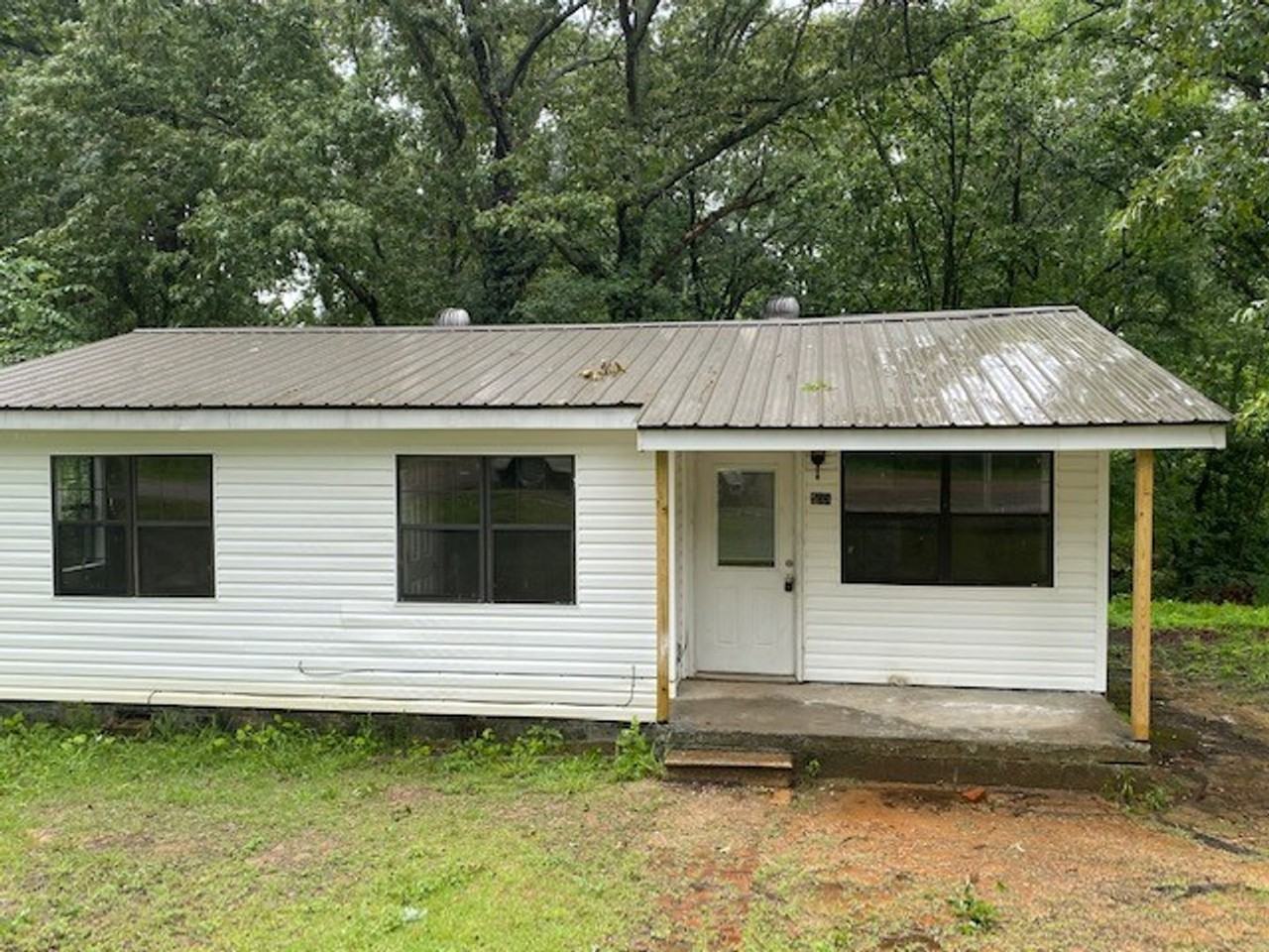 503 Clark Ln - Photo 2 of 13