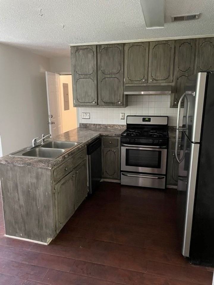 20 Bridgewater Dr - Photo 2 of 24