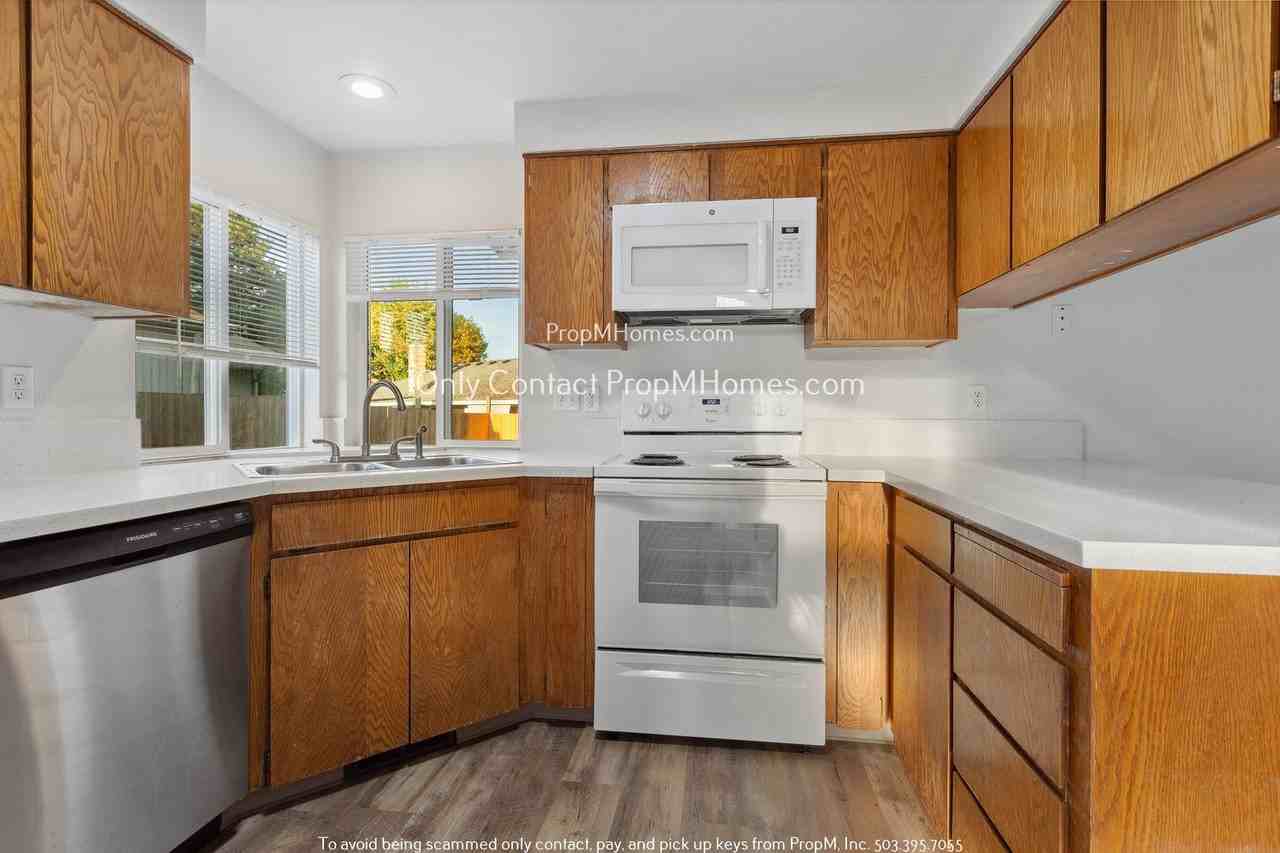 2330 Southwest 218th Drive - Photo 7 of 23