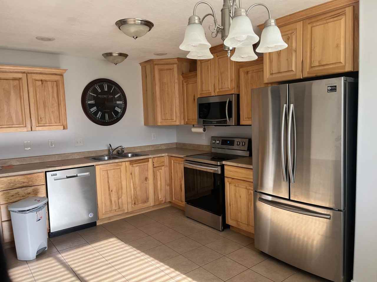 159 W 700 N - Photo 4 of 11