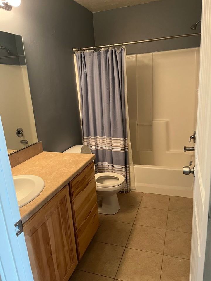 159 W 700 N - Photo 7 of 11