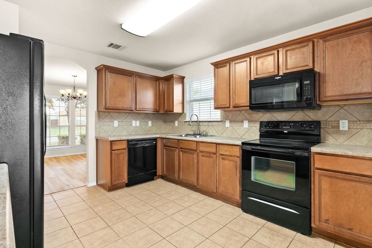 6106 Emilie Ln - Photo 3 of 15