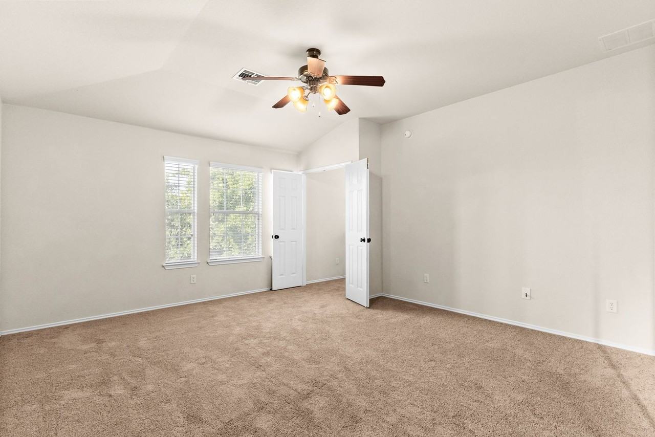 6106 Emilie Ln - Photo 7 of 15